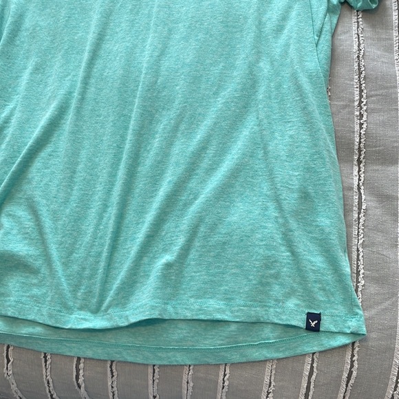 Men’s Large V-Neck Tee - Picture 3 of 3